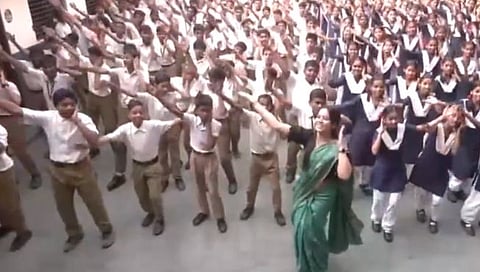 Ram Mandir inauguration | जय श्री राम! नागपूरमधील विद्यार्थी राम भजनात दंग, नृत्य करतानाचा व्हिडिओ व्हायरल