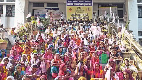 Nashik News : लाल वादळापुढे अखेर प्रशासन नरमले