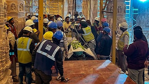 Ayodhya Ram Mandir | श्री रामलल्लाच्या मूर्तीचा गर्भगृहात प्रवेश, आज स्थापित होणार