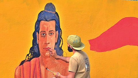 पंतप्रधान मोदी येणार असल्याने गोदाघाटावर रेखाटले रामायणातील प्रसंगचित्रे