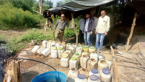 Jalgaon Crime : तापी नदीच्या काठावर अवैध दारु निर्मिती, राज्य उत्पादन शुल्क विभागाची कारवाई