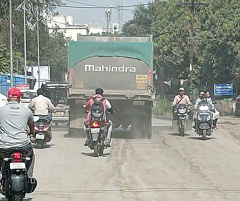 धायरी, नर्हे परिसरातील रस्त्यांवर वाढले धुळीचे प्रदूषण : आरोग्याचा प्रश्न ऐरणीवर