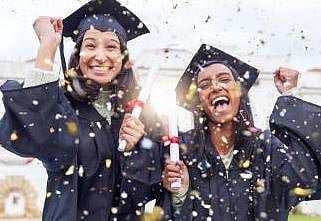 आता भारतीय कपड्यातच करा पदवीदान समारंभ : यूजीसीचे विद्यापीठांना निर्देश