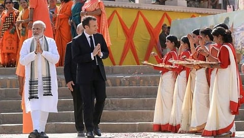 Emmanuel Macron In India : फ्रान्सचे राष्ट्राध्यक्ष इमॅन्युएल मॅक्रॉन भारतात पोहोचले; जयपूरमध्ये राजस्थानी शैलीत स्वागत