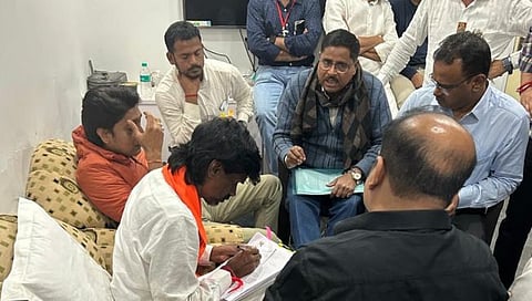 Maratha Reservation : मराठा आंदोलनाचा तिढा मिटला; सगे सोयऱ्यांनाही मिळणार कुणबी दाखले