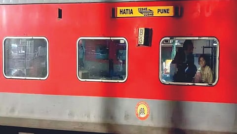 नागपूर : धावत्या रेल्वेत सहा जणांकडून लूटमार