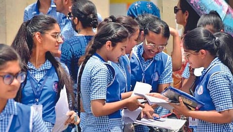 Pudhari Editorial : मुलींतील परिवर्तनशील शैक्षणिक जागरुकता