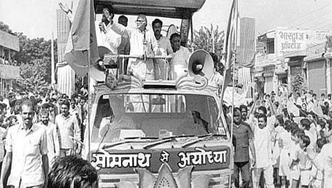 Mulayam Singh Yadav : मुलायमसिंह तत्कालीन पंतप्रधानांचा फोन उचलत नव्हते