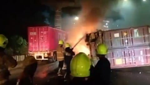 कंटेनरला भीषण आग; एकाचा जागीच मृत्यू