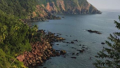 पत्नीवर विवाहबाह्य संबंधाचा संशय, पतीने समुद्रात बुडवून मारले