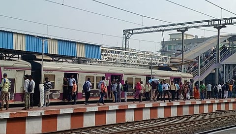 बदलापुरातील प्लॅटफॉर्म क्रमांक १