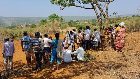 सिंधुदुर्ग: आंबोलीतील जमिनींवरील परप्रातीयांचे अतिक्रमण ग्रामस्थांनी हटविले