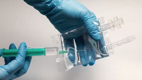 US : नर्सने फेंटॅनाइल IV च्या जागी दिले नळाचे पाणी; १० रुग्णांचा गेला जीव