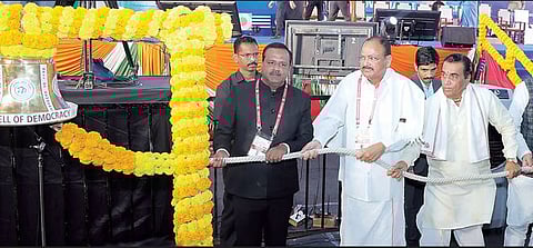 आमदार, खासदारांनी वारंवार पक्षांतरे करू नयेत : माजी उपराष्ट्रपती वैंकय्या नायडू