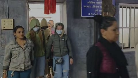 पुणे पोलिसांकडून हायप्रोफाइल वेश्या व्यवसाय करणाऱ्या टोळीचा भांडाफोड