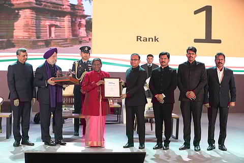 सकारात्मक बातमी ! सासवड नगरपरिषद स्वच्छ सर्वेक्षणमध्ये देशात प्रथम