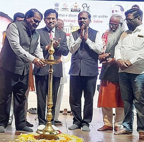 साहित्यविश्वाला अण्णा भाऊ समजले नाहीत : विश्वास पाटील यांची खंत