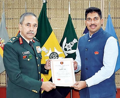 Pune : लष्कराच्या मध्य कमांडकडून पुनीत बालन यांचा गौरव