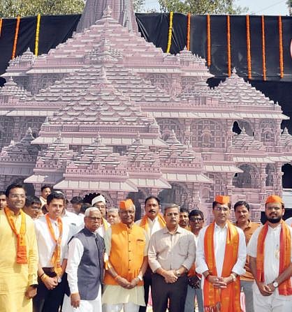 Nagar : दिल्लीगेटला श्रीराम मंदिराची प्रतिकृती