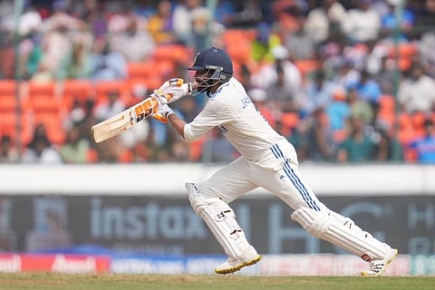 Ravindra Jadeja Best Allrounder : जडेजाचा गोलंदाजीनंतर बॅटींगमध्येही ‘टॉप क्लास शो’! माजी इंग्लिश कर्णधारही झाला चाहता