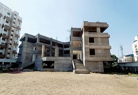 ई-लर्निंग स्कूलची घंटा वाजणार कधी? कात्रज येथील काम आठ वर्षांपासून अर्धवट