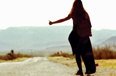 ‘वह’ लिफ्ट मांगती है। मगर देने का नही.. लुटीचा नवा प्रकार