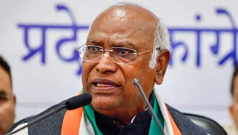 Congress on BJP manifesto: भाजपच्या ‘संकल्प पत्रा’वर काँग्रेसची पहिली प्रतिक्रिया, “जनतेसाठी काही नाही….”