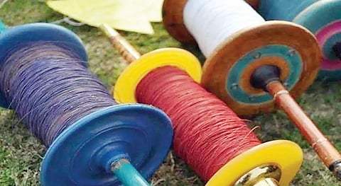 संगमनेर, कोपरगावात चिनी मांजा विकताना पाच जणांविरूद्ध गुन्हा