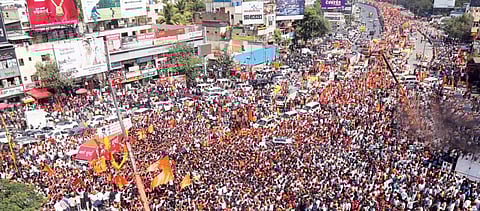 हजारोंची गर्दी आणि अदम्य उत्साह ! पाहा मराठा मोर्चाचे खास फोटो