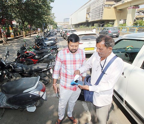 Pimpri News : पालिका स्वत: राबविणार पे अॅण्ड पार्क योजना