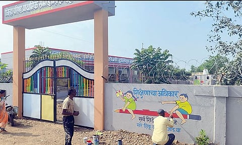 पिंपळनेर शाळेची मॉडेल स्कूलकडे वाटचाल; एनजीओ, ग्रामस्थांच्या मदतीला यश