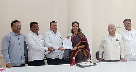 कालठण ते चिखलठाणदरम्यान पूल उभारावा : खासदार सुप्रिया सुळेंना निवेदन