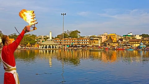 Goda Aarti Nashik : गोदा आरतीचा वाद, नाशिकच्या ब्रॅन्डींगला खीळ