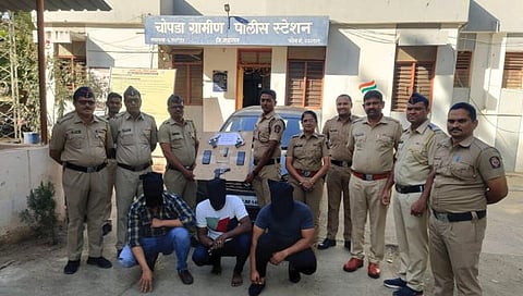 Jalgaon Crime News : तीन गावठी पिस्तूल, आठ जिवंत काडतूसासह तिघे पोलीसांच्या जाळ्यात