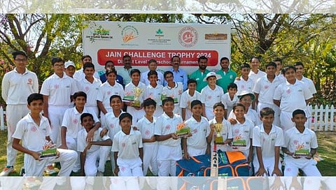 जळगाव : जैन चॅलेंज क्रिकेट चषक स्पर्धेत सेंट जोसेफ कॉन्व्हेन्ट इंग्लिश स्कूल विजेता