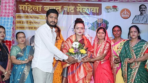 Nashik News : बचत गट मेळाव्यानिमित्त पोखरी गावात महिलांचा हळदी कुंकू कार्यक्रम.