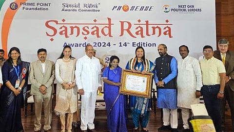 Heena Gavit : खासदार डॉ. हिना गावित ‘महा संसदरत्न’ पुरस्काराने सन्मानित