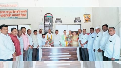 Nashik News : देवळा तालुका खरेदी विक्री संघाच्या चेअरमन पदी संजय गायकवाड, व्हा चेअरमन पदी अर्चना आहेर