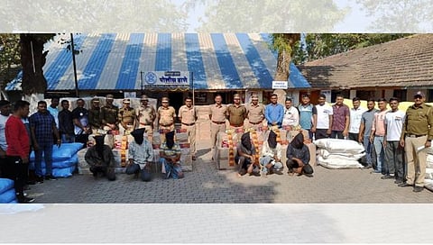 धुळे : गुटखा तस्करांकडून तब्बल दोन कोटी 54 लाखांचा मुद्देमाल जप्त