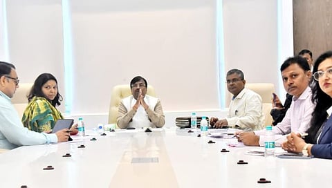 धुळे वनभवन इमारतीचे वनमंत्री सुधीर मुनगंटीवार यांच्या हस्ते लोकार्पण