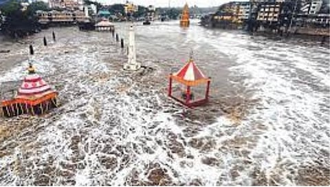 Nashik | बांधकामास परवानगी देणाऱ्या अधिकाऱ्यांवर कारवाई : महसूल आयुक्तांचे आदेश