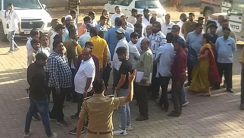 Pune RTO : पुणे आरटीओ कार्यालयात तुंबळ हाणामारी; टॅक्सी संघटनांमध्ये राडा