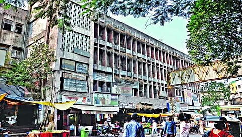 Nashik News : धोकादायक यशवंत मंडई पाडणार! भाडेकरूंची याचिका उच्च न्यायालयाने फेटाळली