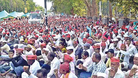 Lal Vadal : मागण्यांकडे दुर्लक्ष केल्यास मुंबईत लाँग मार्च काढणार
