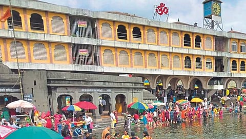 Nashik News : वस्त्रांतरगृह पोलिस बंदोबस्तात ताब्यात घेणार, संघर्ष पेटणार