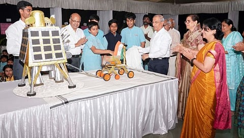 जळगाव : विज्ञान दिनानिमित्त अनुभूती निवासी स्कूलमध्ये उपयुक्त प्रोजेक्टचे सादरीकरण