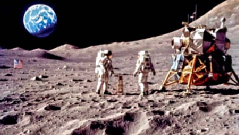 चंद्रावर 200 टन मानवनिर्मित कचरा!