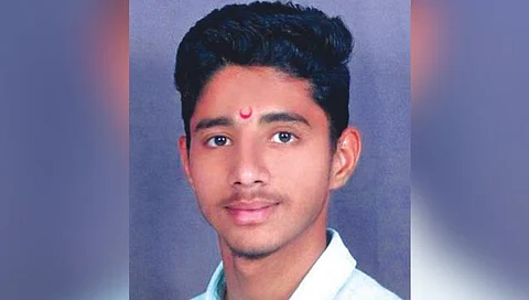 सांगली : दुचाकी-कारच्या अपघातात शिराळ्यातील तरुणाचा मृत्यू
