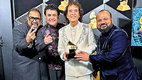 झाकीर हुसैन यांना एका रात्रीत 3 ग्रॅमी! वाह उस्ताद!