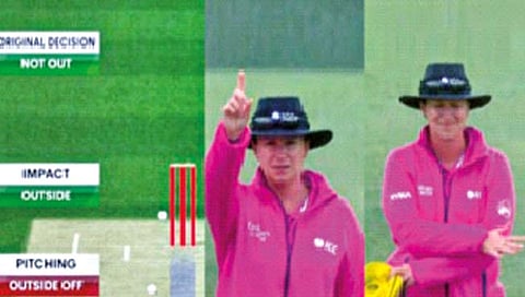 AUS vs SA : फलंदाज बाद की नाबाद? भर मैदानात पंचांचा गोंधळ!